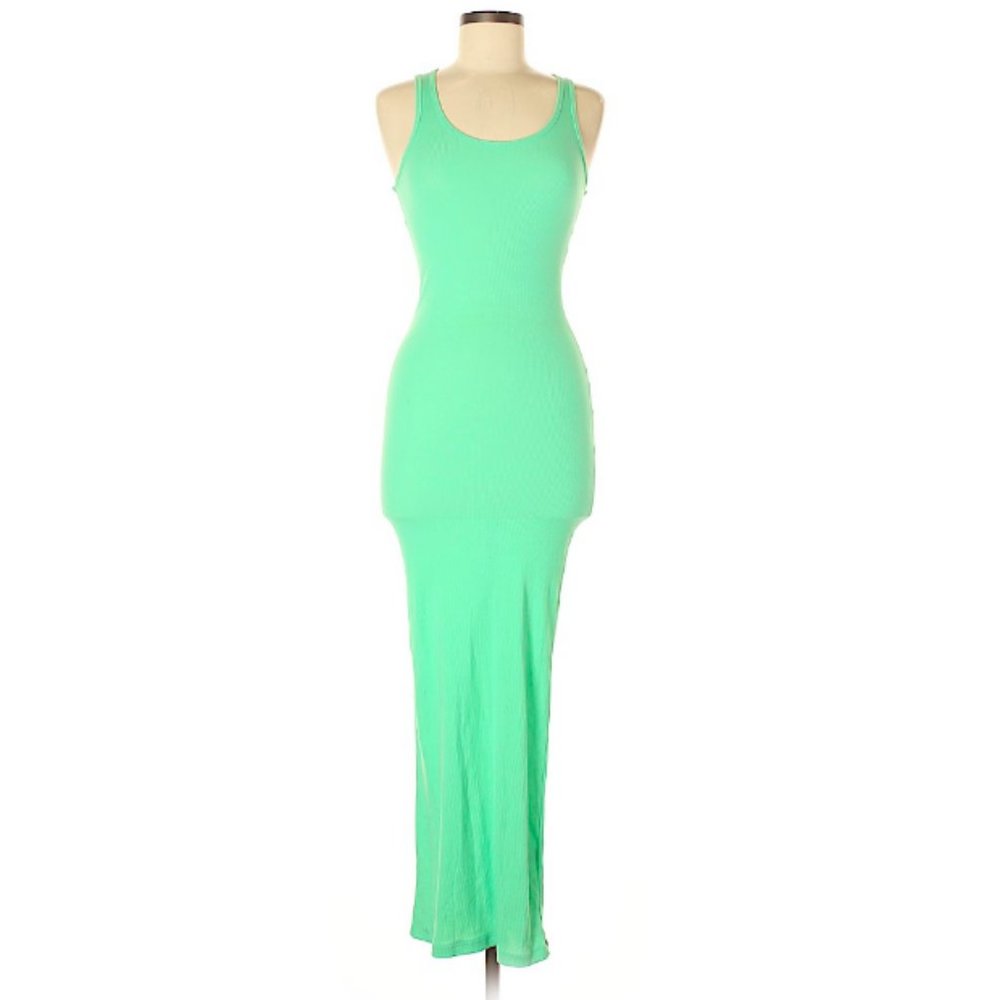 NWOT Spring Green Slimming Ribbed Maxi Dress
